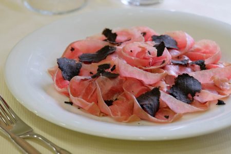 Carne salata e tartufo